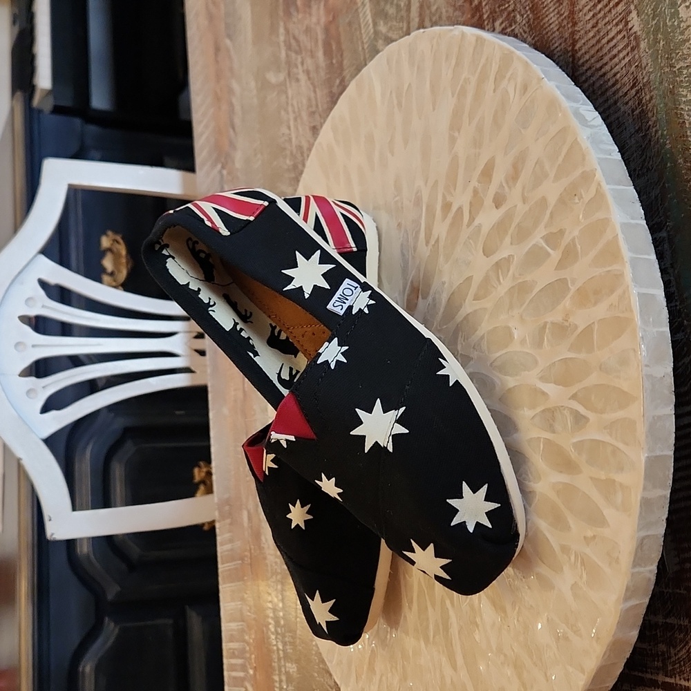 TOMS W9 Union Jack Shoes